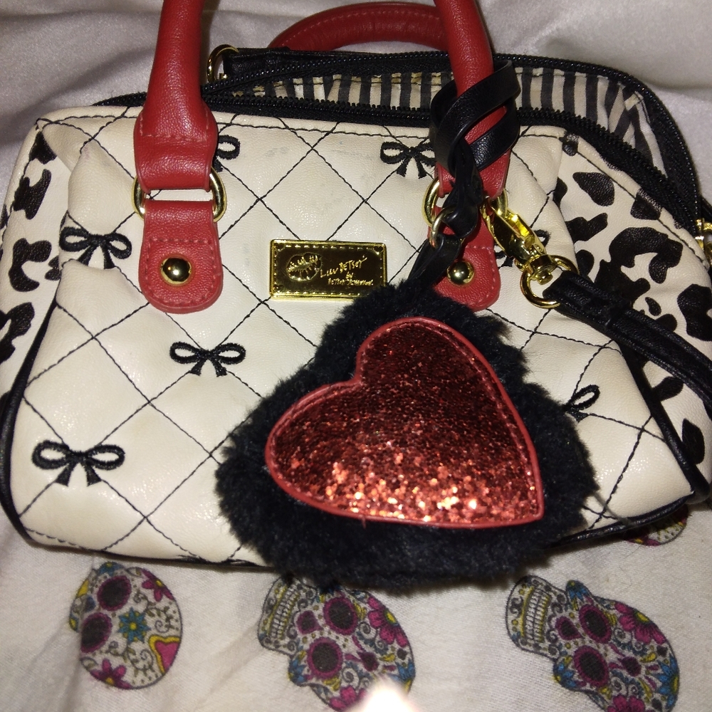 Betsey Johnson 💔 lovers quarrel clutch N 61e2dba55cd1fb4e3af45660